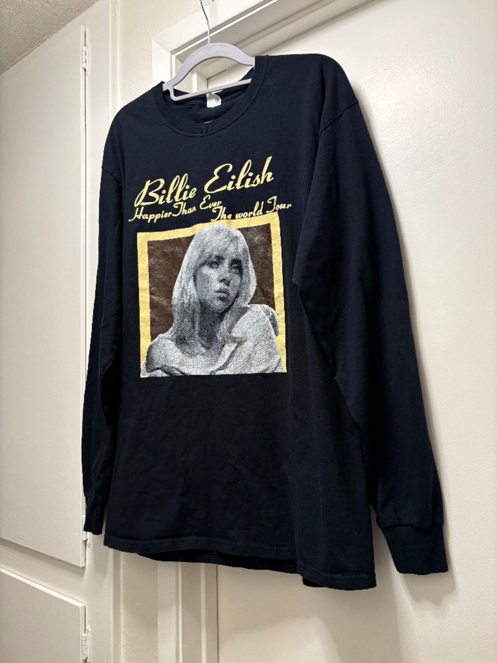 Billie Eilish “Happier Than Ever” tour tshirt - size XL??